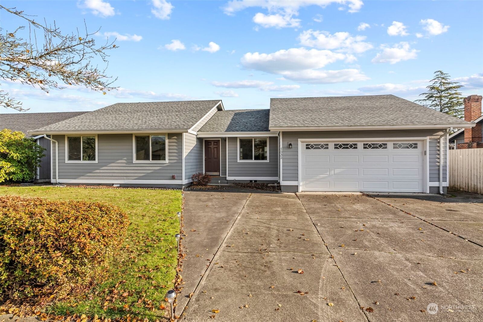 Property Photo:  1532 Floral Court  WA 98632 