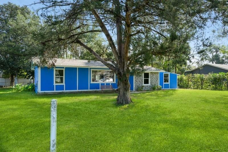 Property Photo:  18320 Lawrence Road  FL 33523 