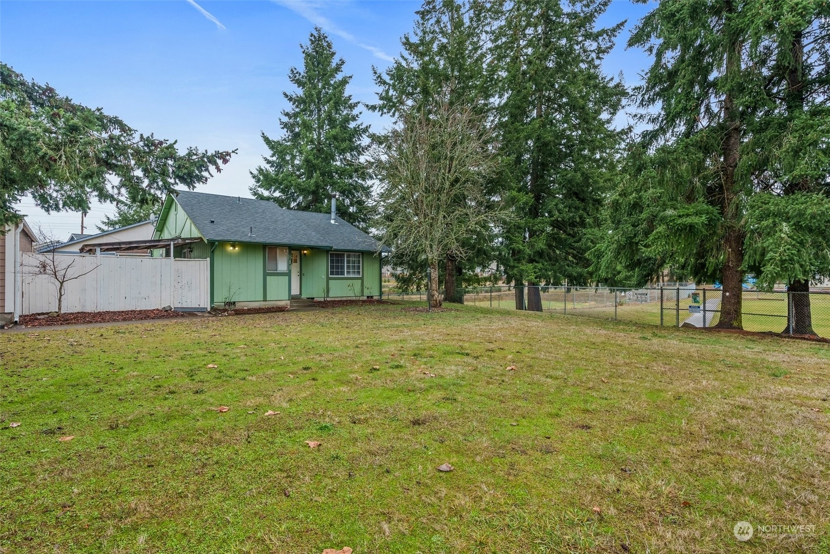 Property Photo:  811 Berne Lane SE  WA 98513 