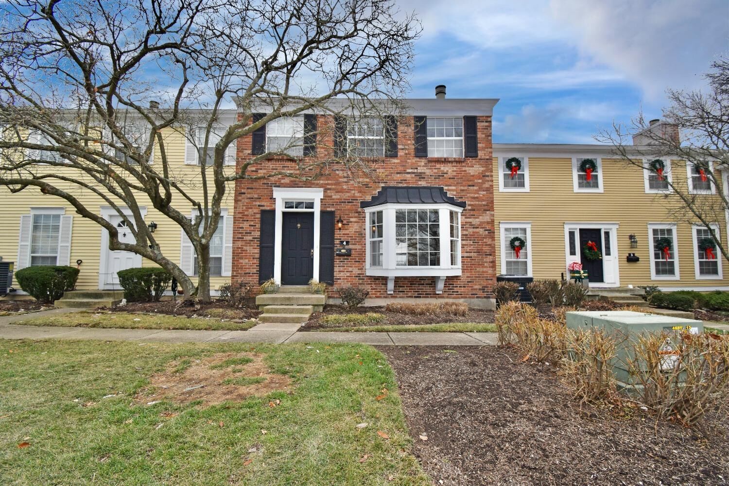 Property Photo:  4 S Applewood Ct  OH 45014 