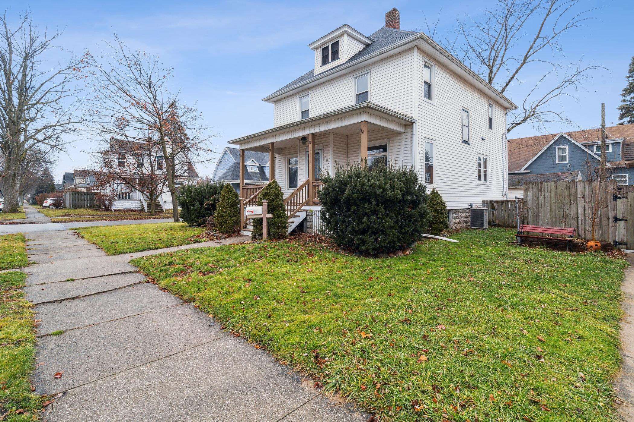 Property Photo:  401 N Hampton St  MI 48708 