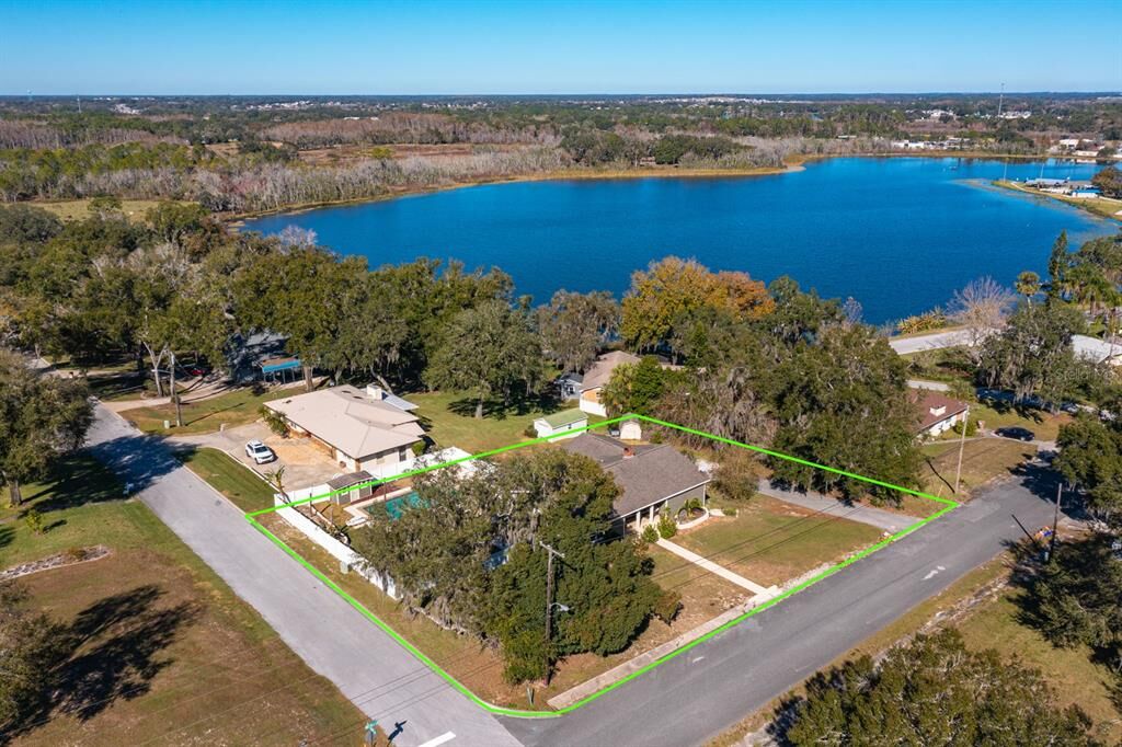 Property Photo:  950 S Main Avenue  FL 34736 