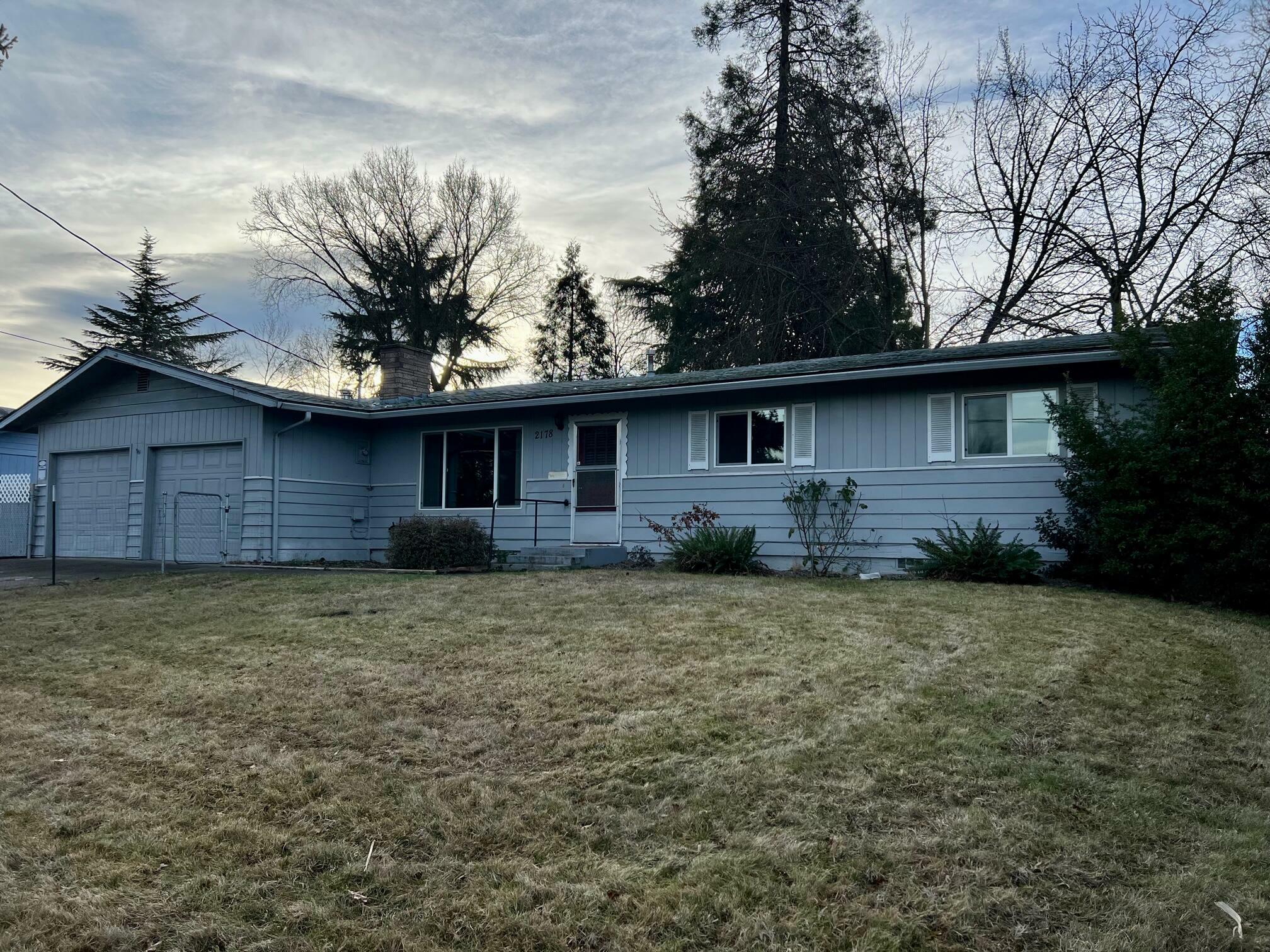 Property Photo:  2178 E McAndrews Road  OR 97504 