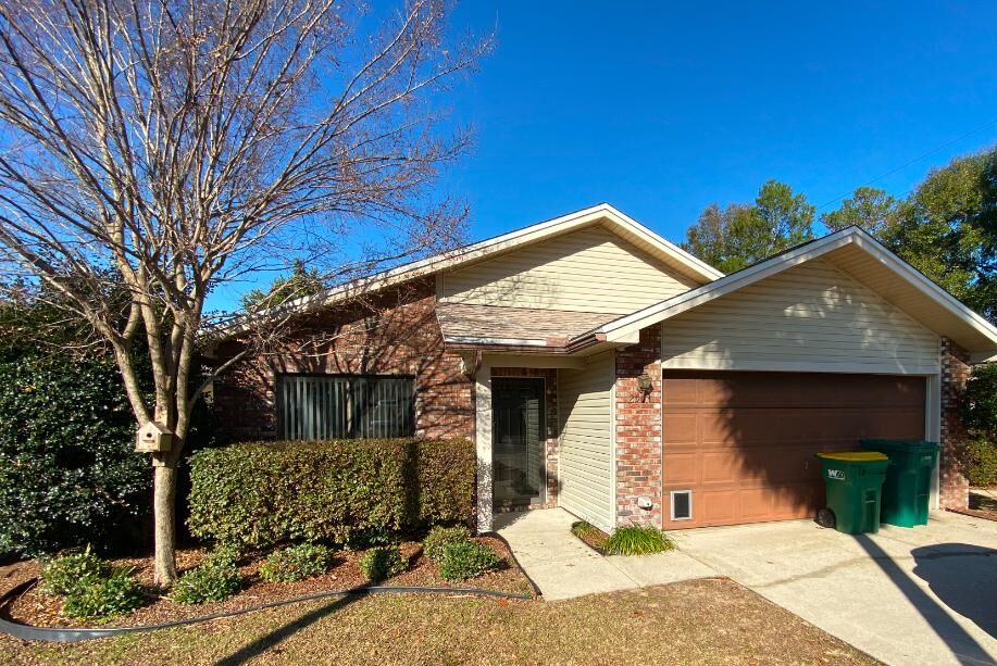 Property Photo:  2903 Alpine Place  FL 32578 
