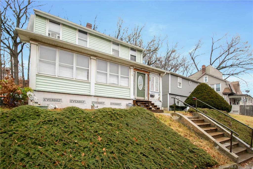 Property Photo: 73 South Vine Street CT 06451