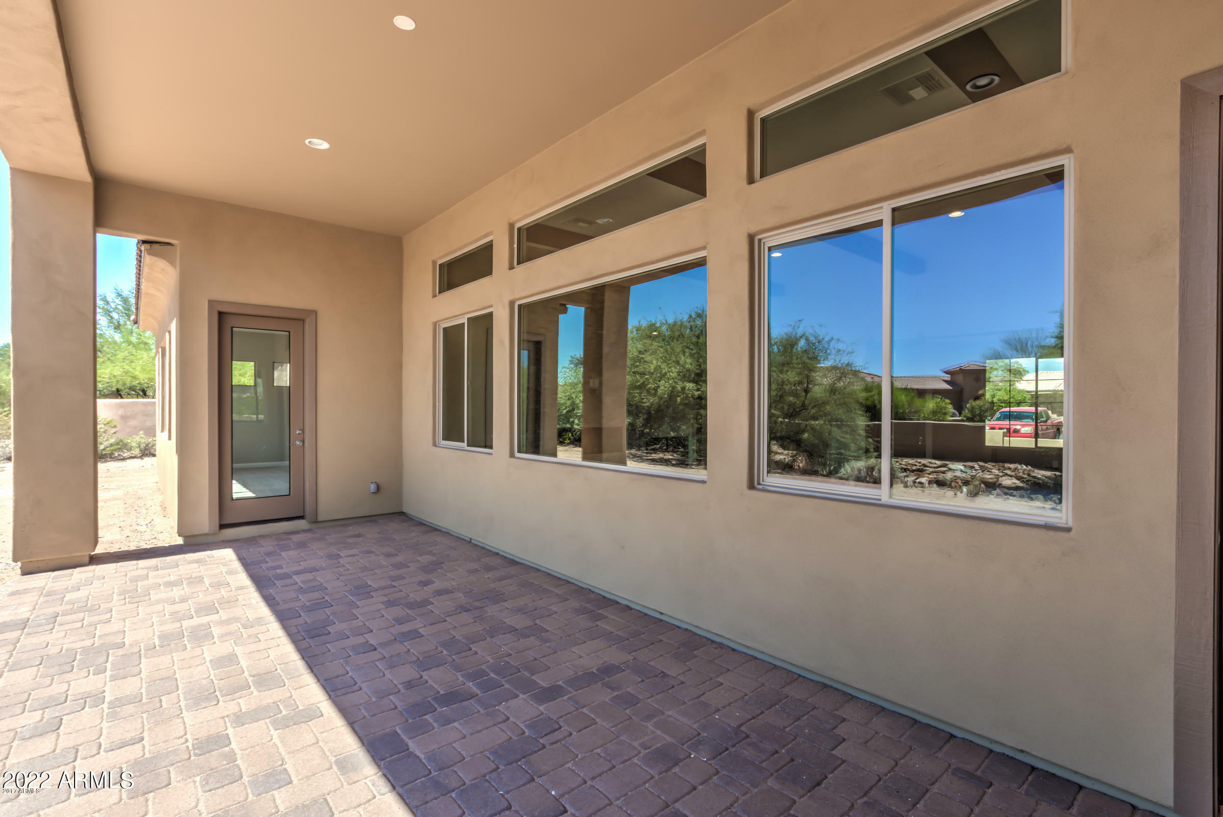 Property Photo:  337 E Santa Cruz Drive  AZ 85085 