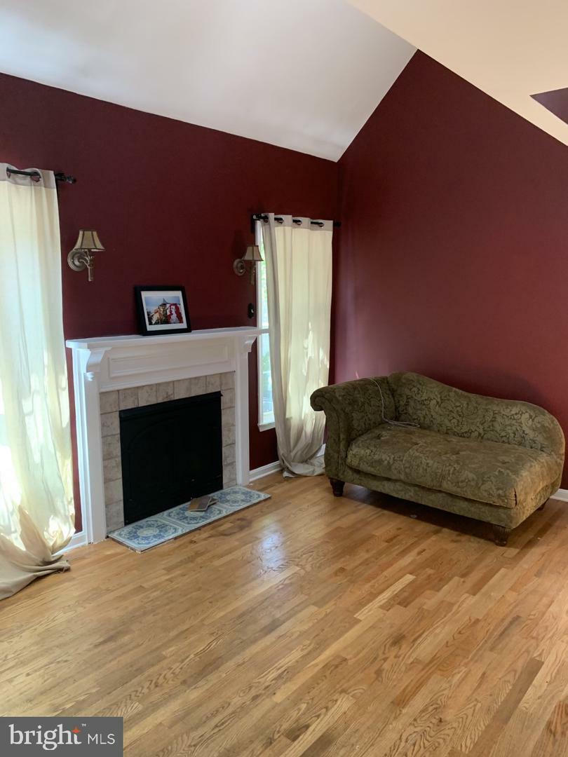 Property Photo:  17 Elm Road  MD 21140 