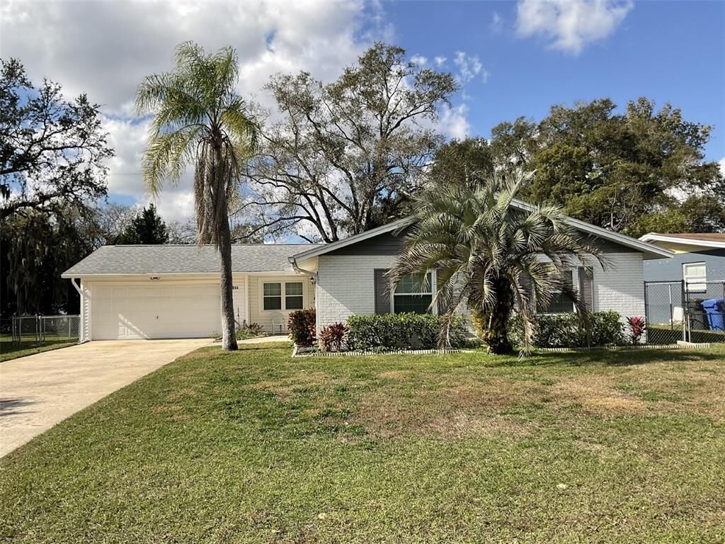 Property Photo:  1014 Western Avenue  FL 33510 