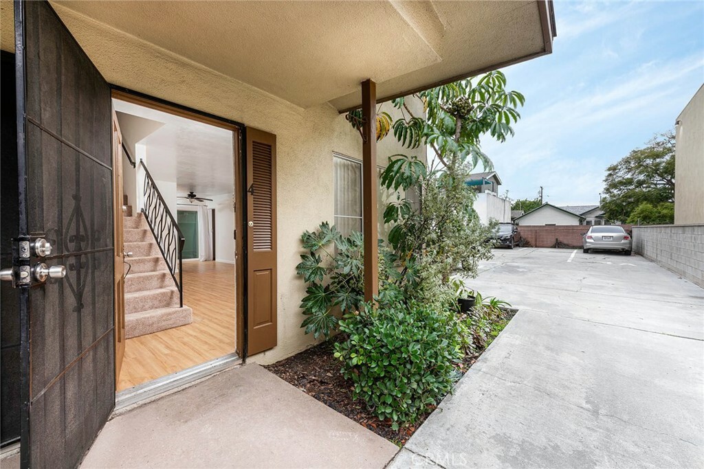 Property Photo: 265 Molino Avenue CA 90803