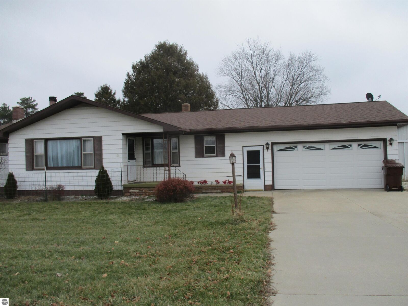 Property Photo:  6976 N Smith Road  MI 48801 