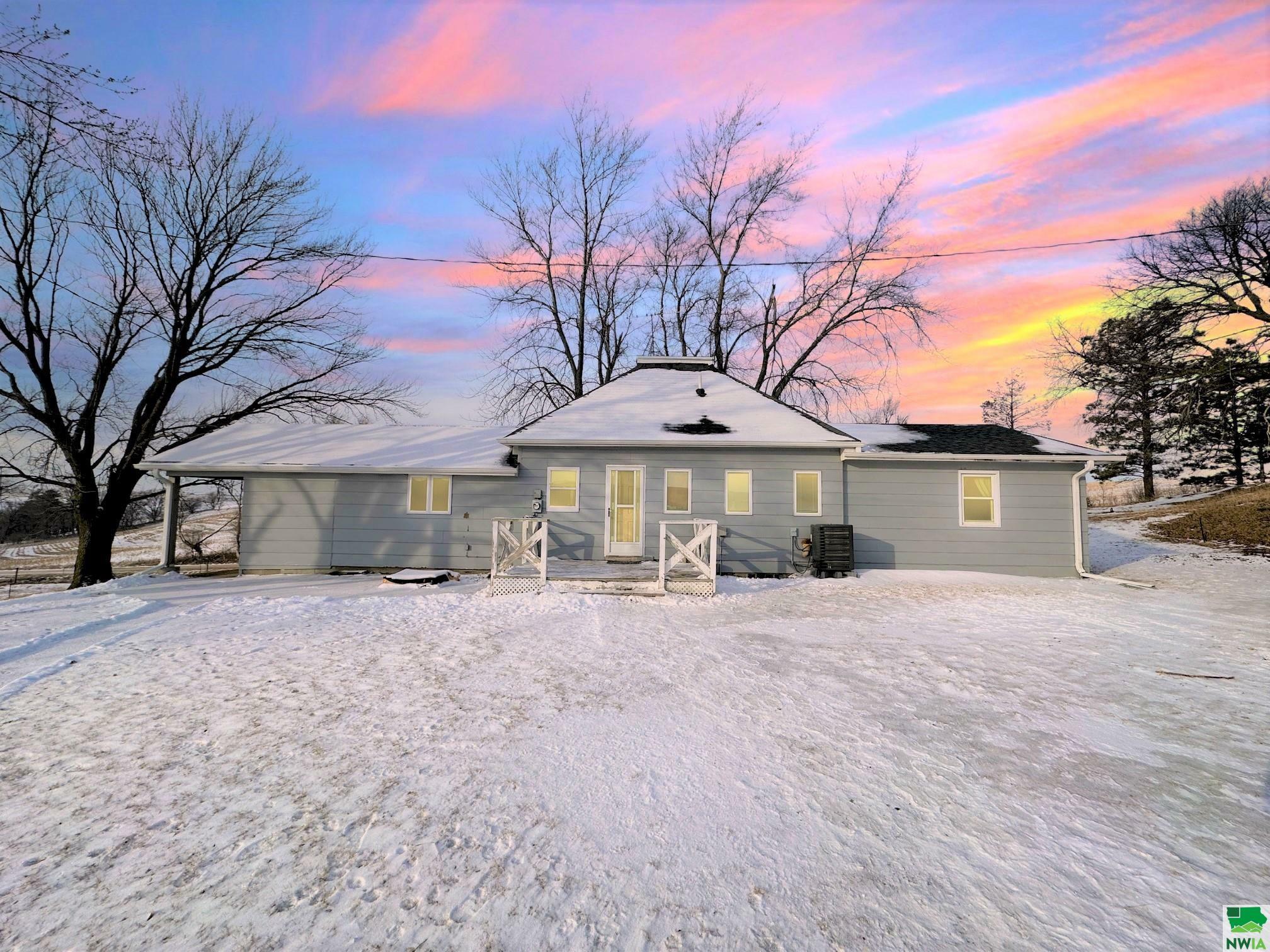 Property Photo:  2410 Garner Avenue  IA 51026 