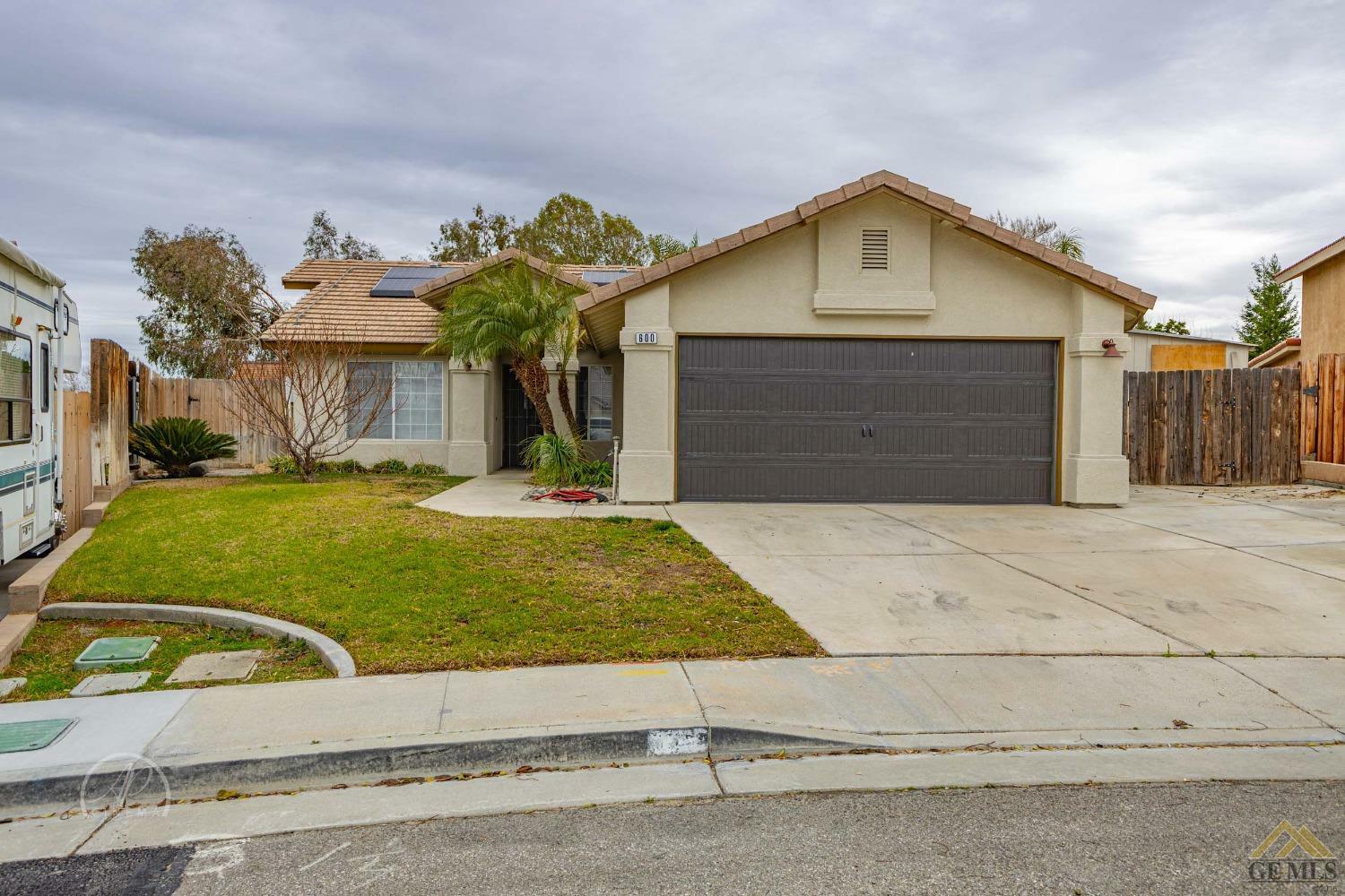 Property Photo:  600 Westover Avenue  CA 93268 