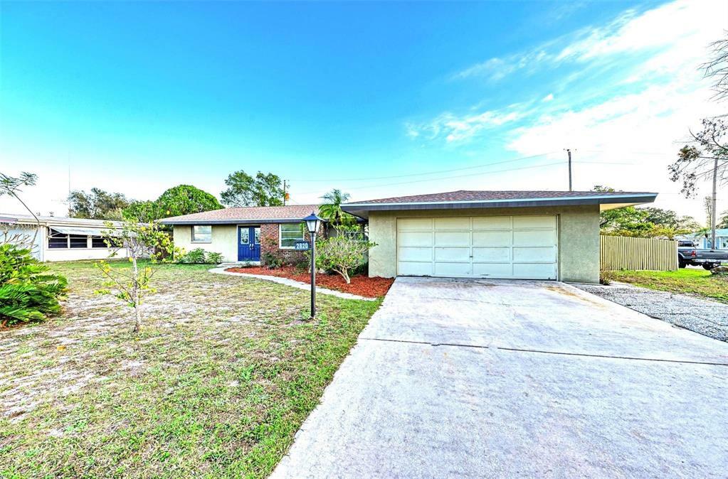 Property Photo:  2820 Case Avenue  FL 34207 