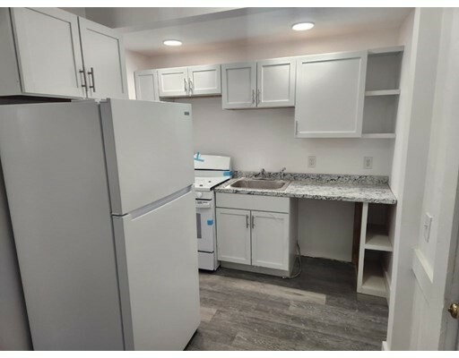 Property Photo: 19 1/2 Lunenburg Street 6 MA 01420