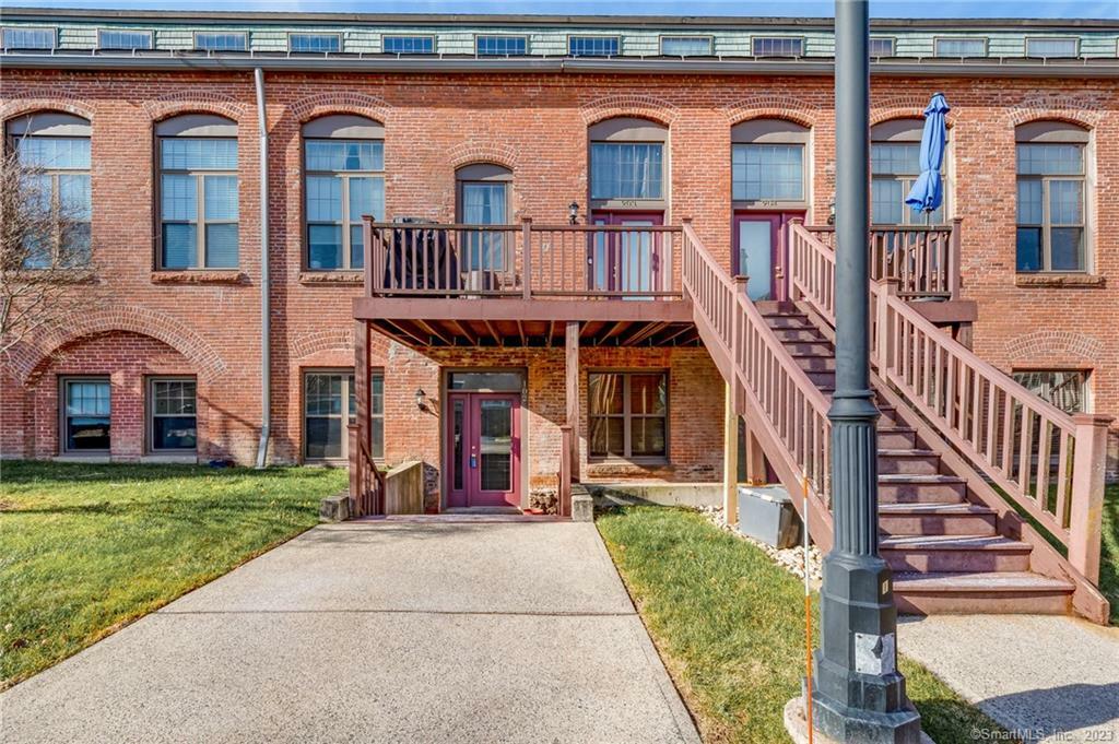 Property Photo:  33 Mechanic Street 102  CT 06095 