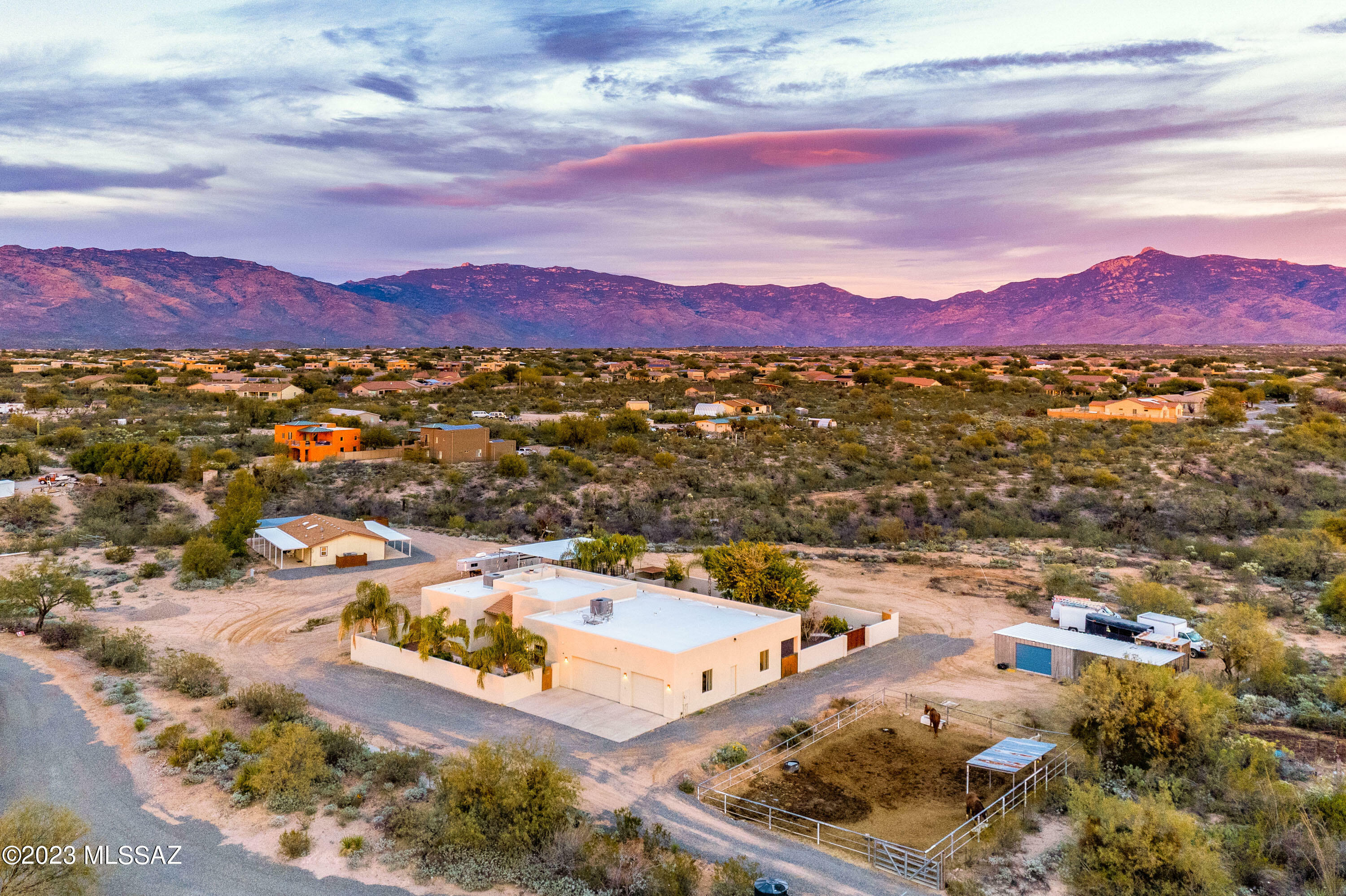 Property Photo:  9901 S White Lightning Lane  AZ 85641 