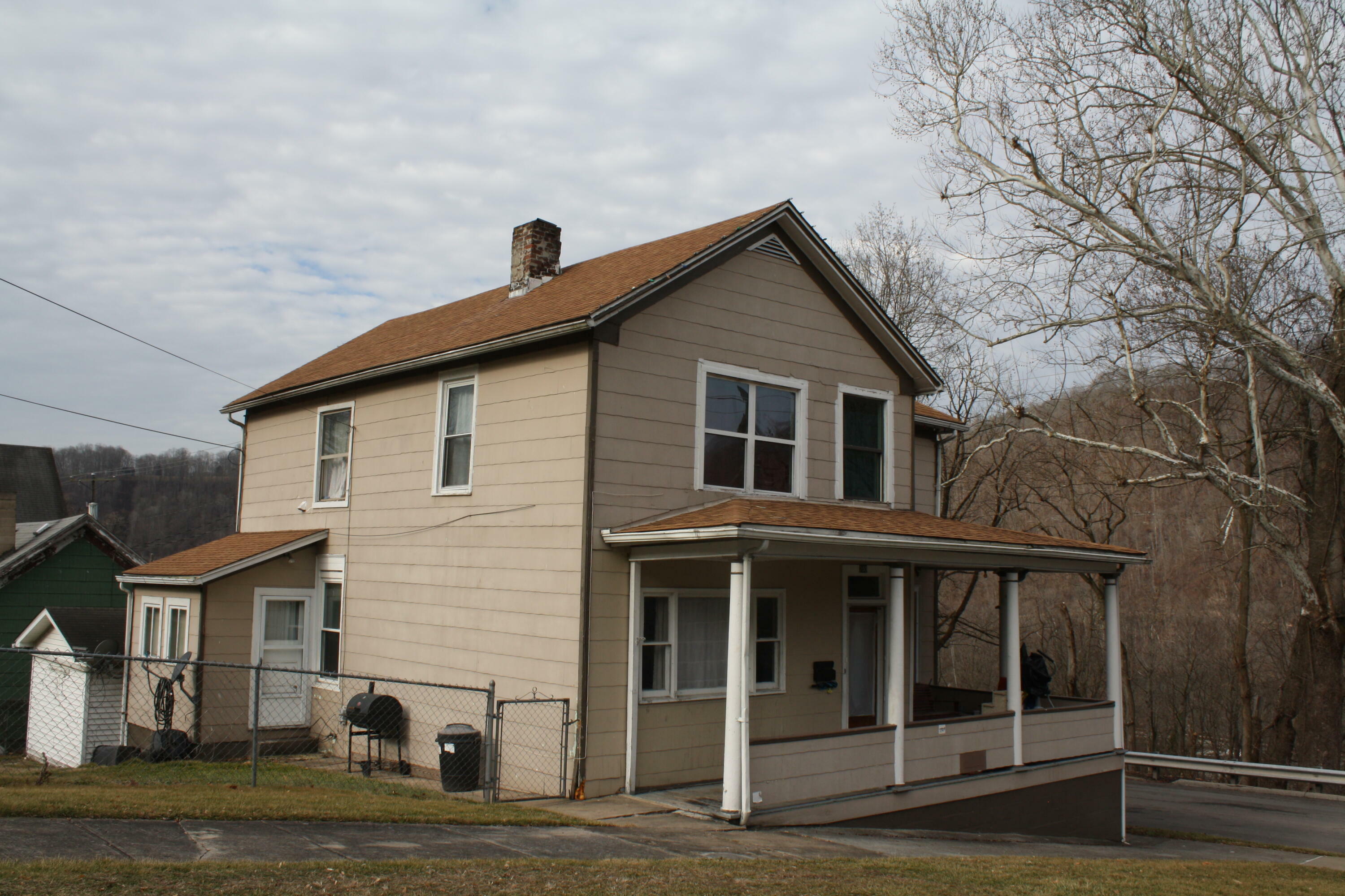 Property Photo:  200 7th Ave  WV 25951 