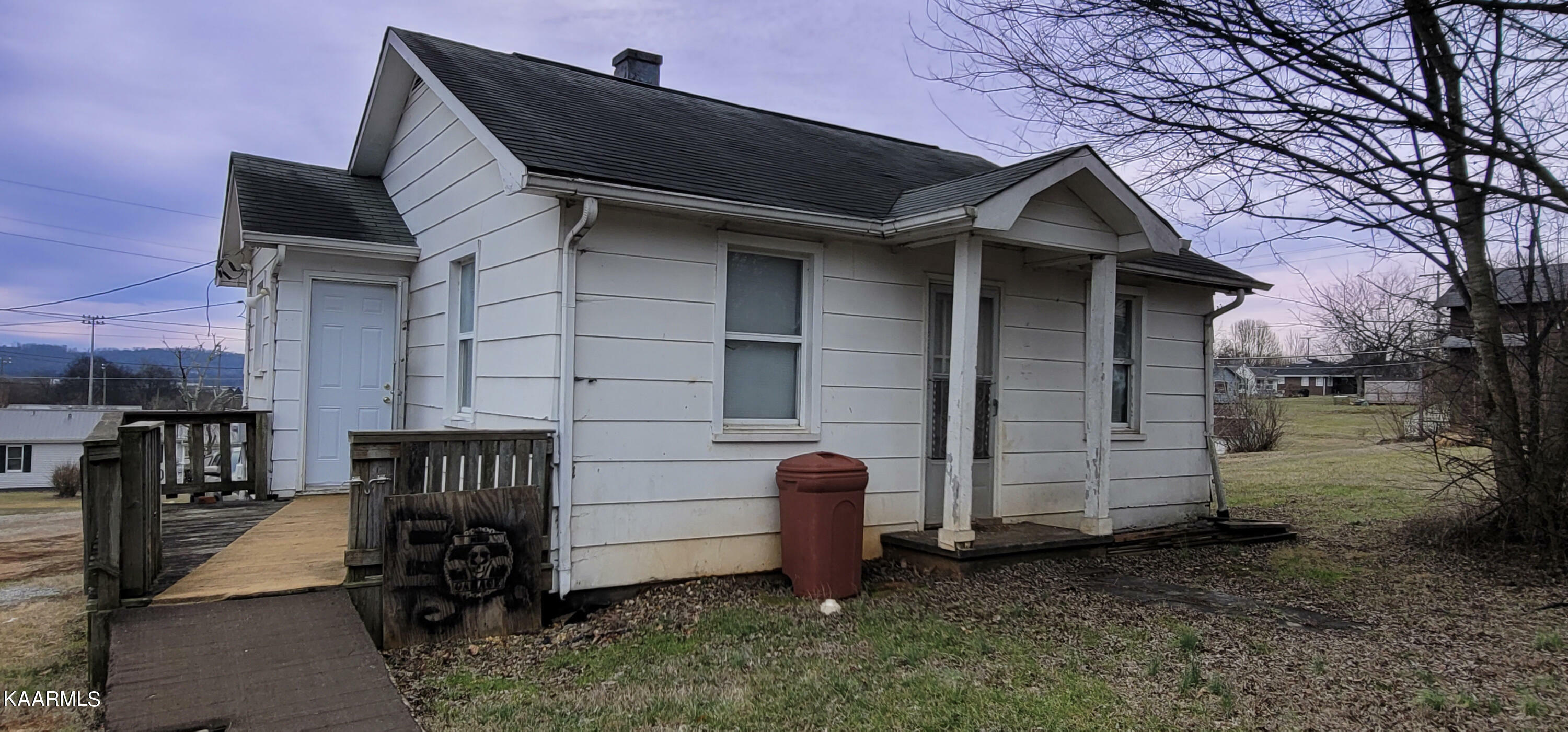 Property Photo: 1125A Monroe St TN 37874