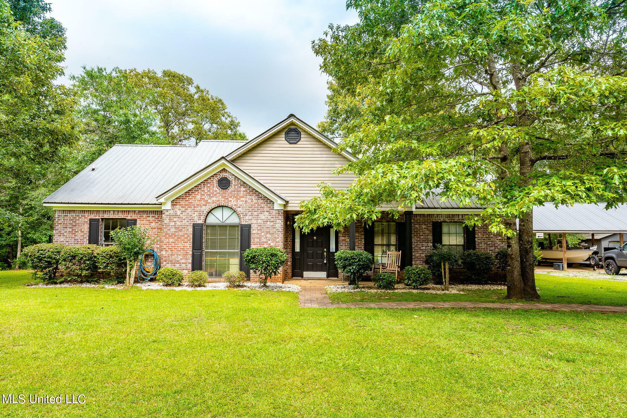 Property Photo: 402 Dickerson Sawmill Road MS 39452