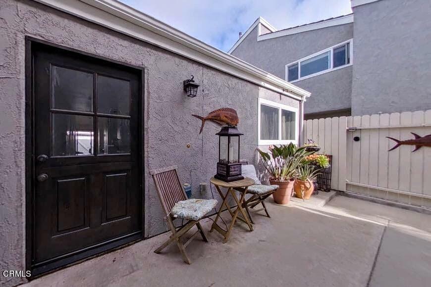 Property Photo:  483 Rockman Way  CA 93041 