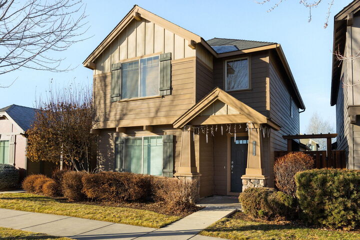 427 NW 27th Street  Redmond OR 97756 photo