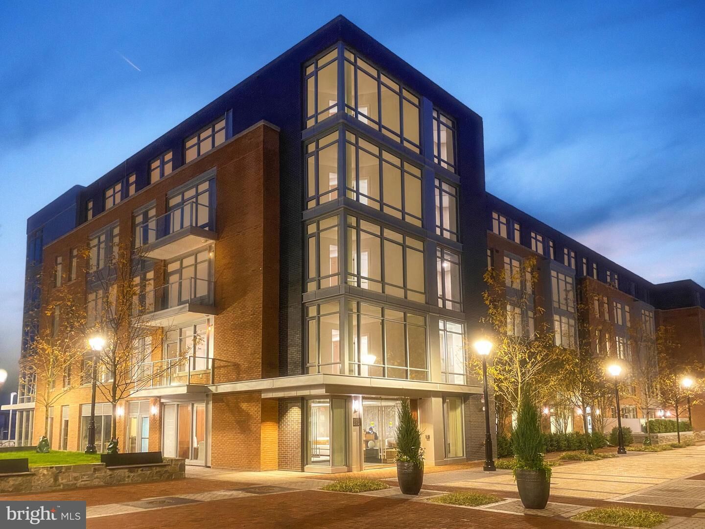 Property Photo:  22 Bakers Walk #3.406  VA 22314 