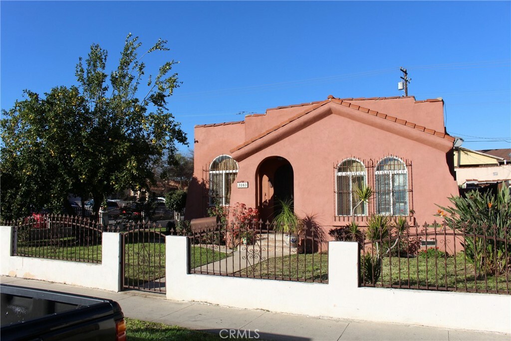 Property Photo:  3103 Liberty Boulevard  CA 90280 