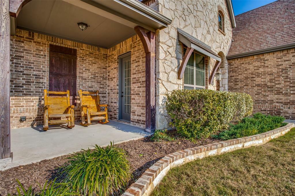 Property Photo:  830 Cross Creek Drive  TX 75167 