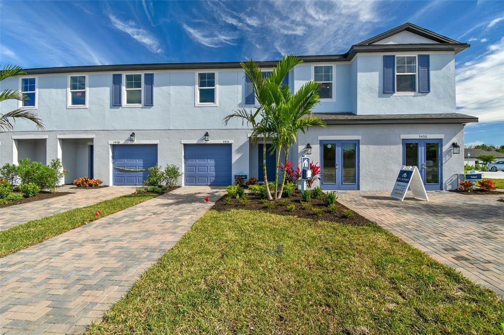 Property Photo:  5531 Tripoli Drive  FL 34221 