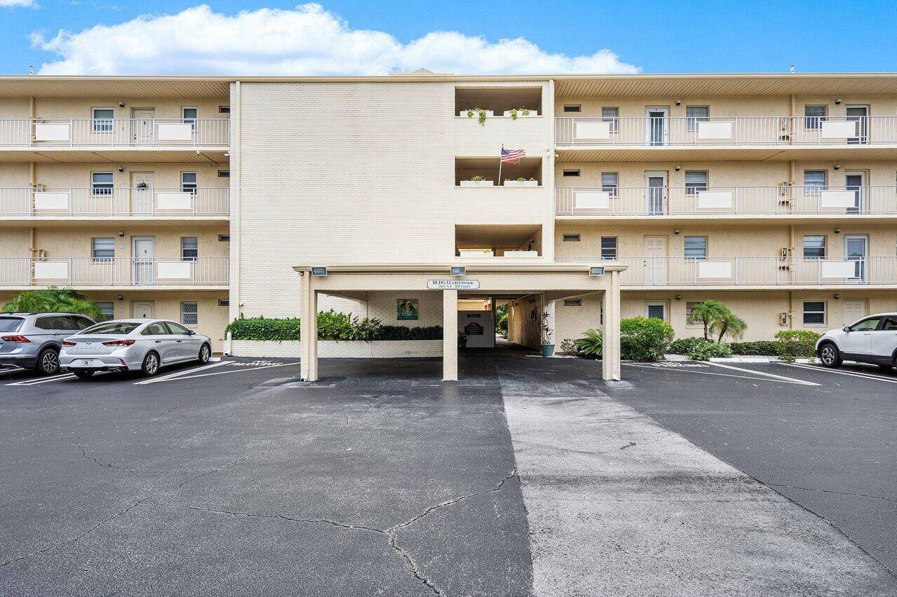 Property Photo: 2615 NE 3rd Court 414 FL 33435