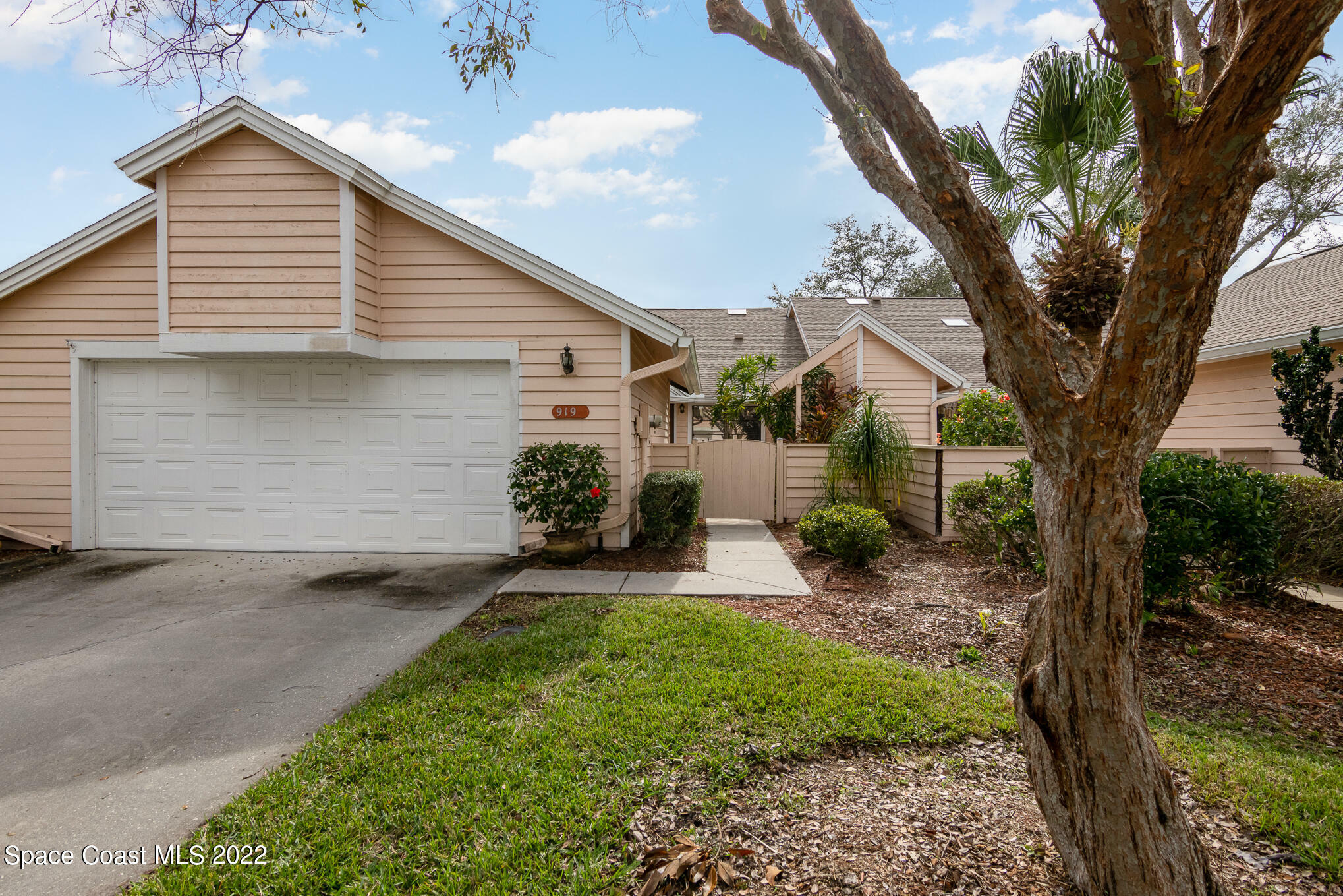 Property Photo:  919 Ridge Lake Drive  FL 32940 