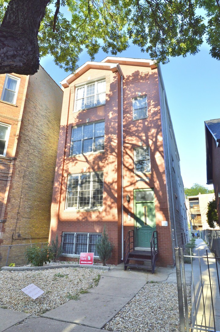 Property Photo:  1343 N Leavitt Street 1R  IL 60622 