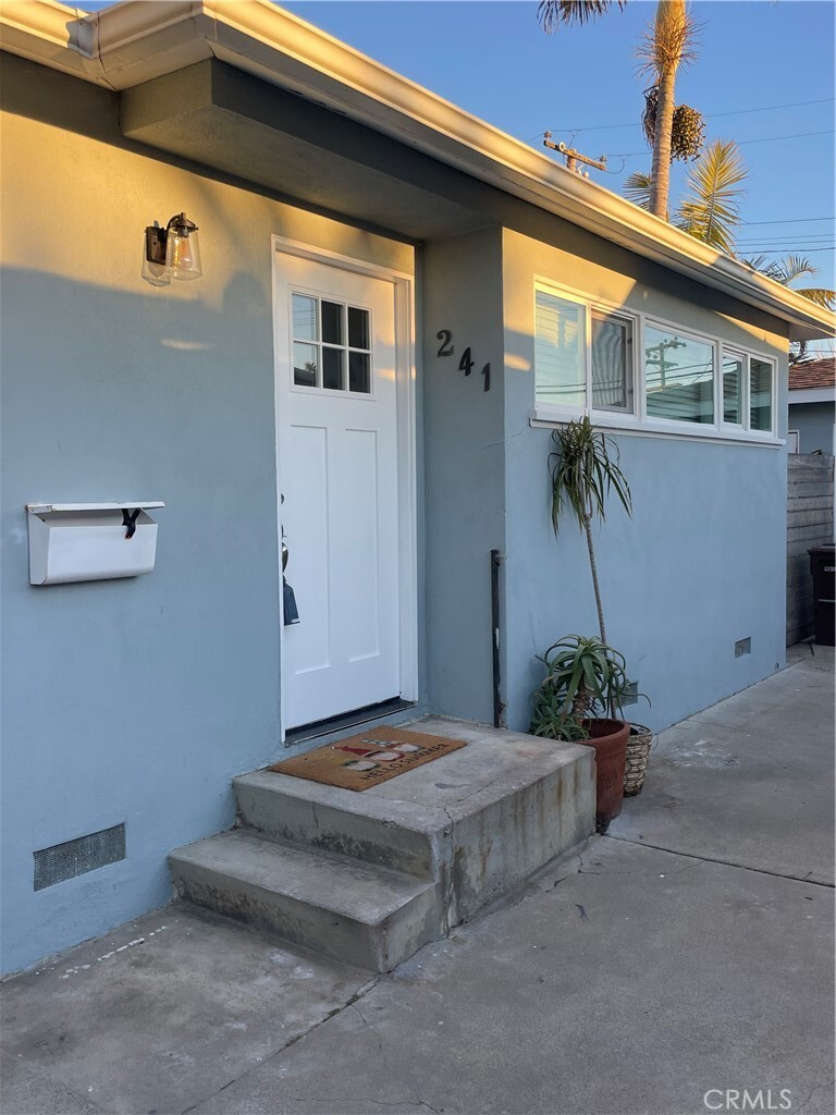 Property Photo:  241 Avenida Aragon  CA 92672 