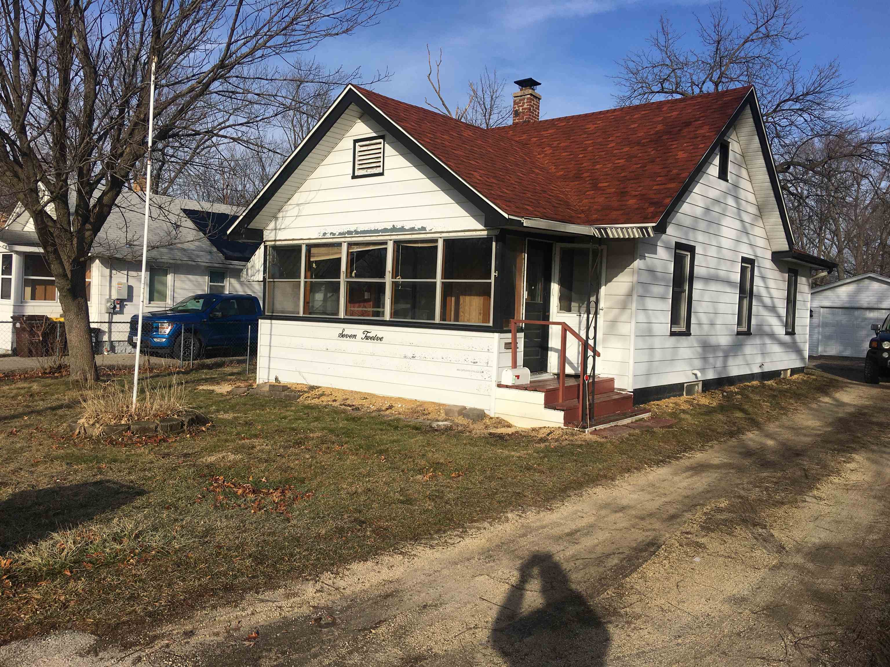 Property Photo:  712 Pearl Avenue  IL 61111 