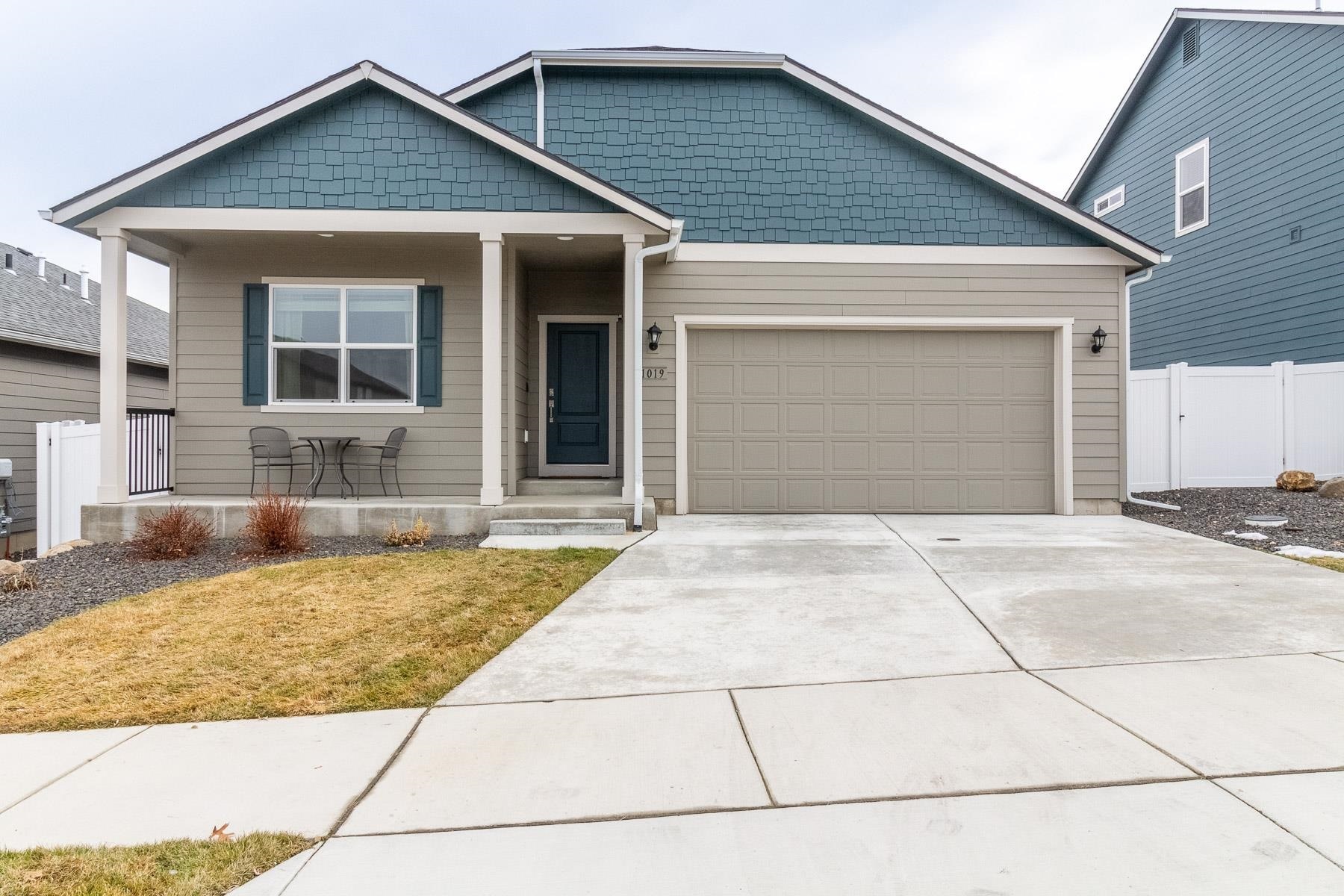 Property Photo: 1019 S Bannen Rd WA 99037