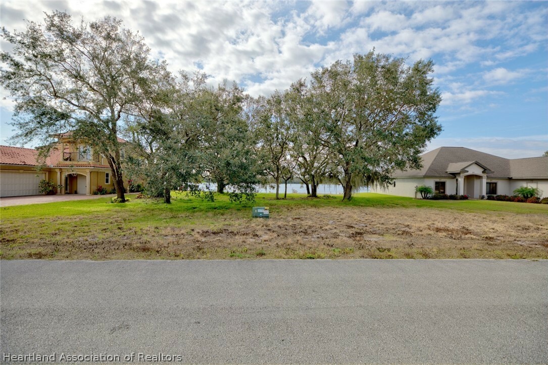 Property Photo:  5077 Lake Regency Drive  FL 33872 