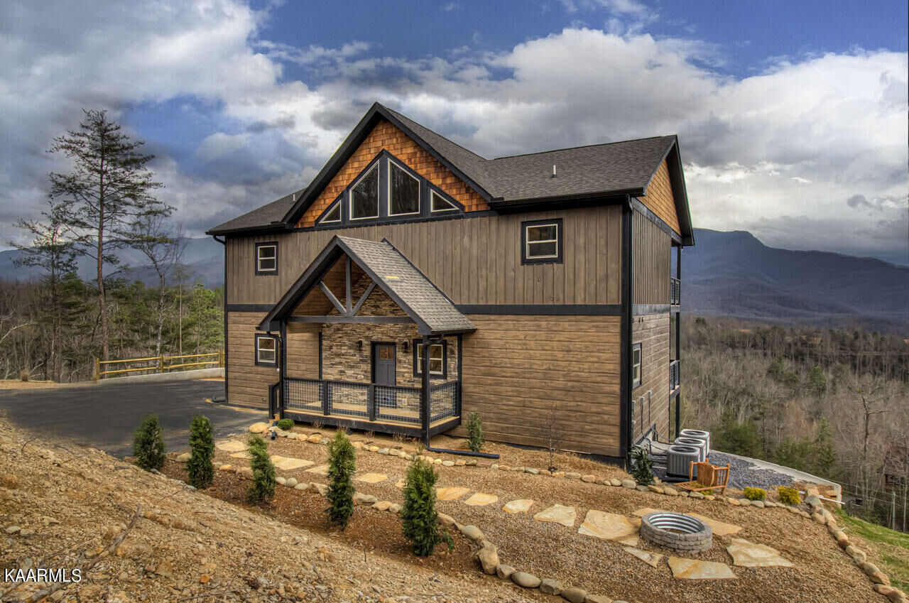 Property Photo:  621 Big Bear Ridge Rd  TN 37738 