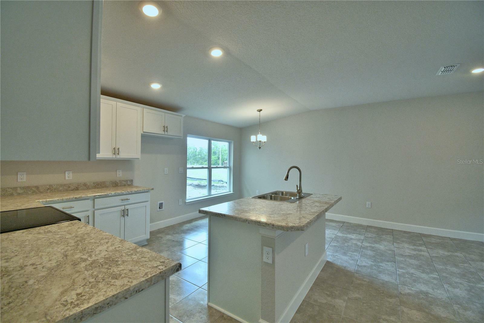 Property Photo: 1738 Carnostie Road FL 33884