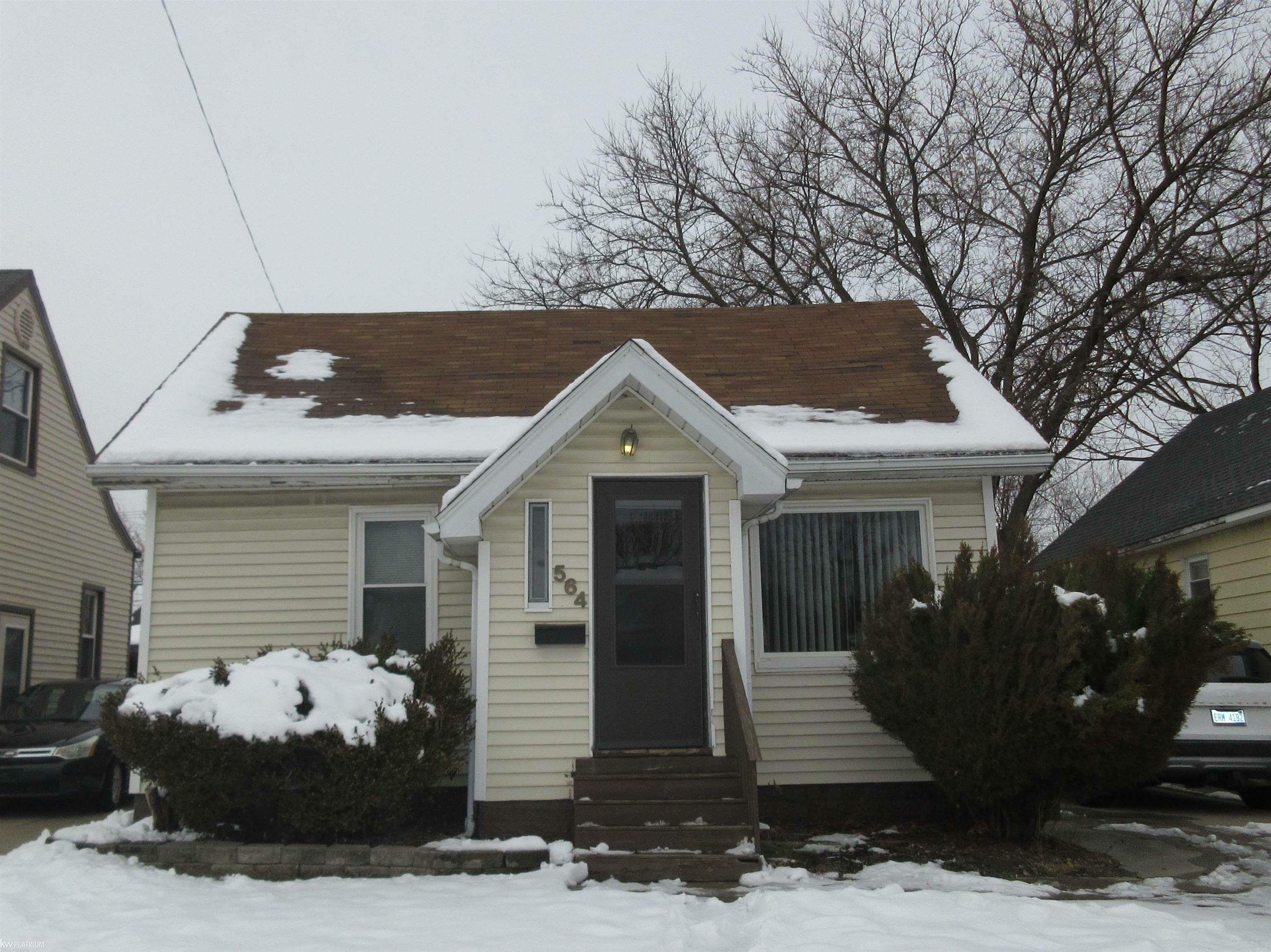 Property Photo:  564 Chestnut  MI 48030 