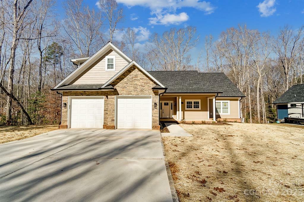 Property Photo: 5024 Oconee Drive NC 28164