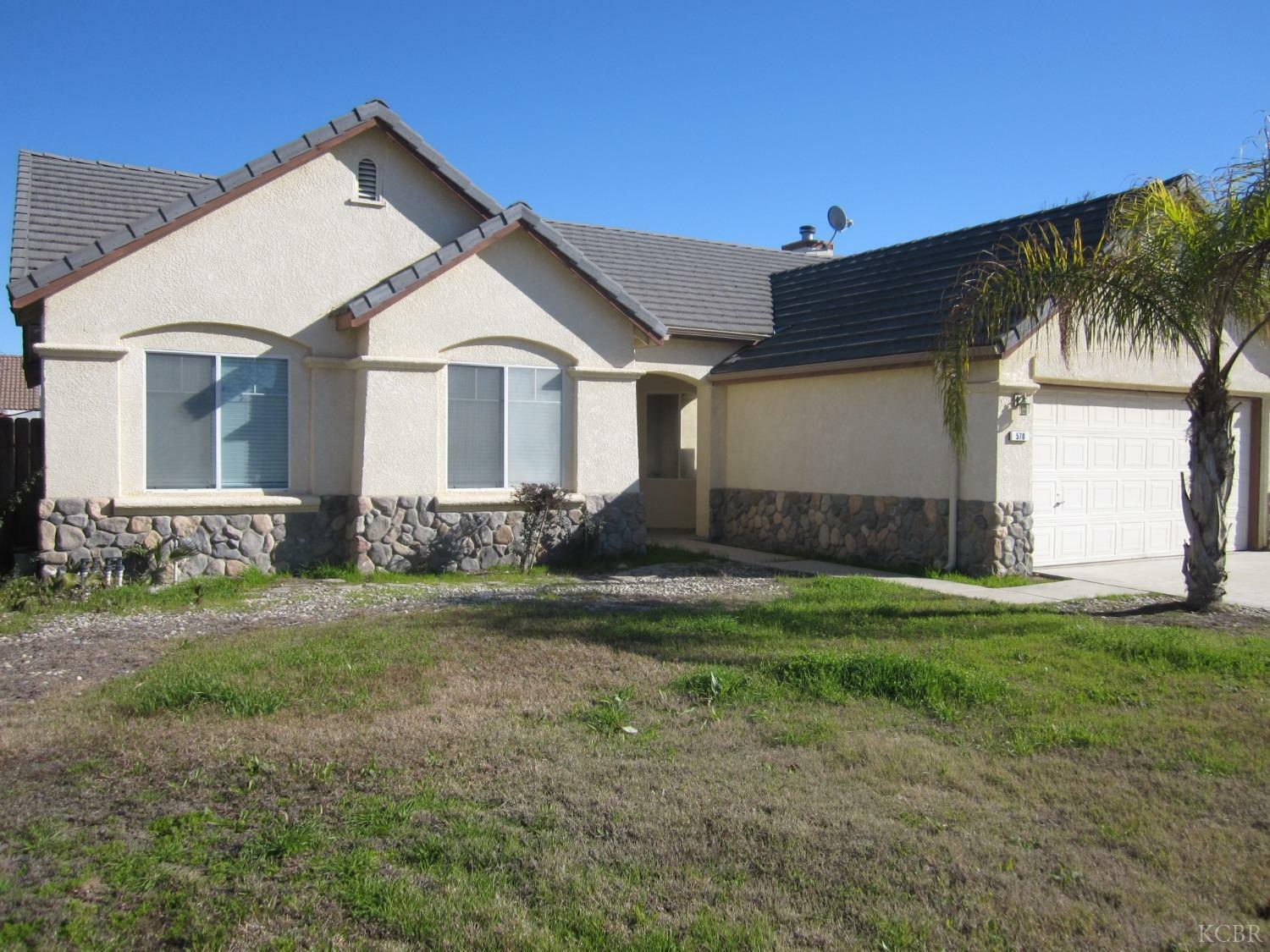 Property Photo:  570 Hearth Way  CA 93245 