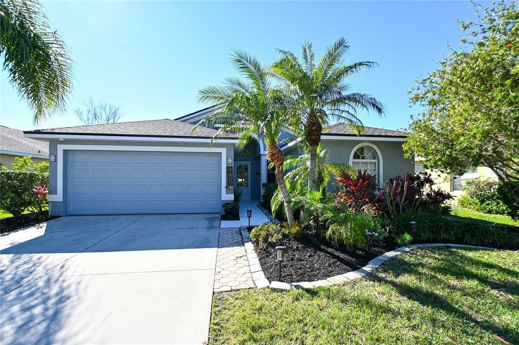 Property Photo:  5209 Lansdowne Way  FL 34221 