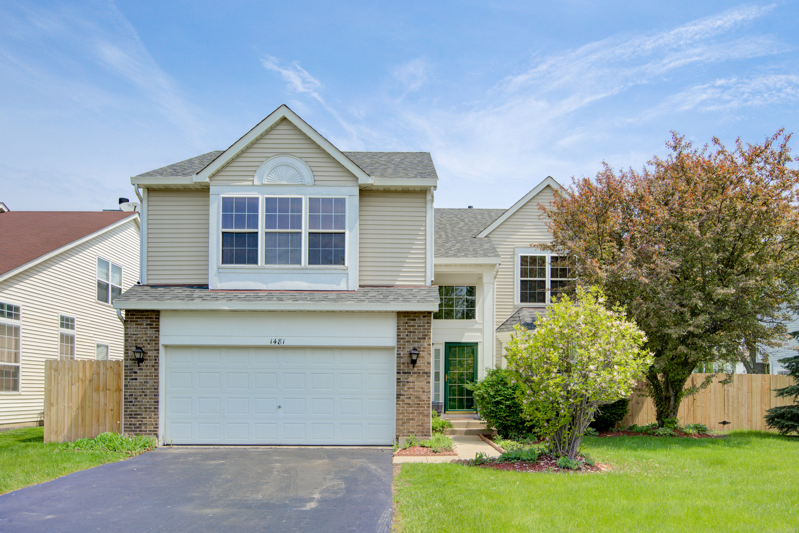Property Photo: 1481 Walnut Creek Drive IL 60123
