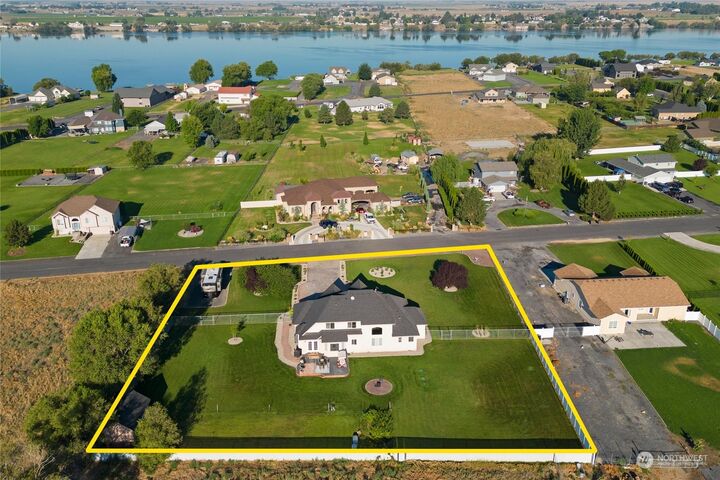 Property Photo:  3087 Snow Goose Road NE  WA 98837 