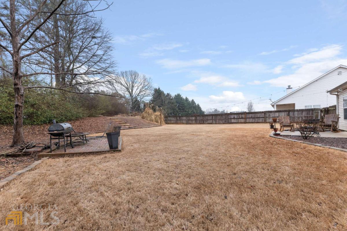 Property Photo: 1339 Overland Park Drive GA 30517