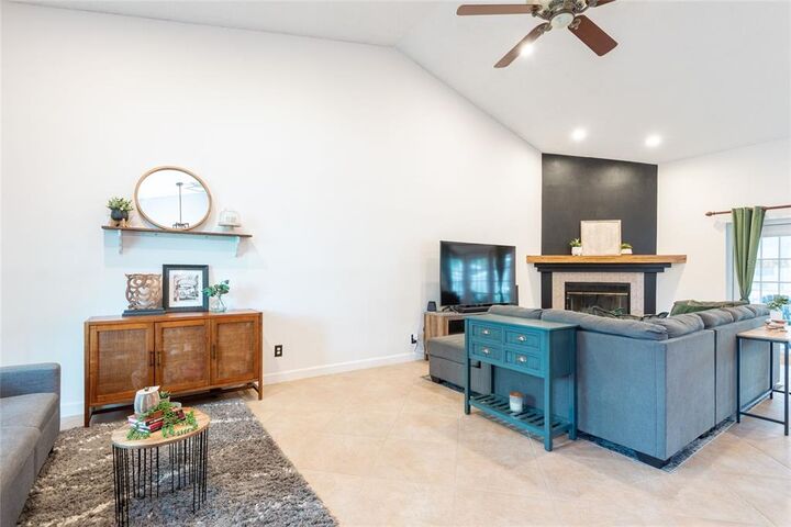 Property Photo:  12411 Pathway Court  FL 33569 