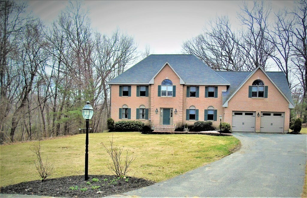 Property Photo: 29 Morningside Dr MA 01545