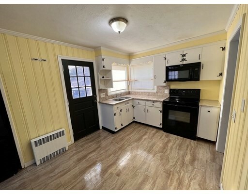 Property Photo:  63 Beverly Dr  MA 01085 