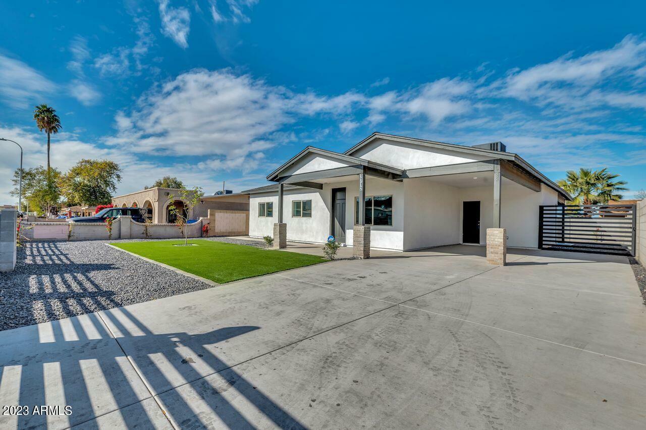 Property Photo:  1712 W Hidalgo Avenue  AZ 85041 