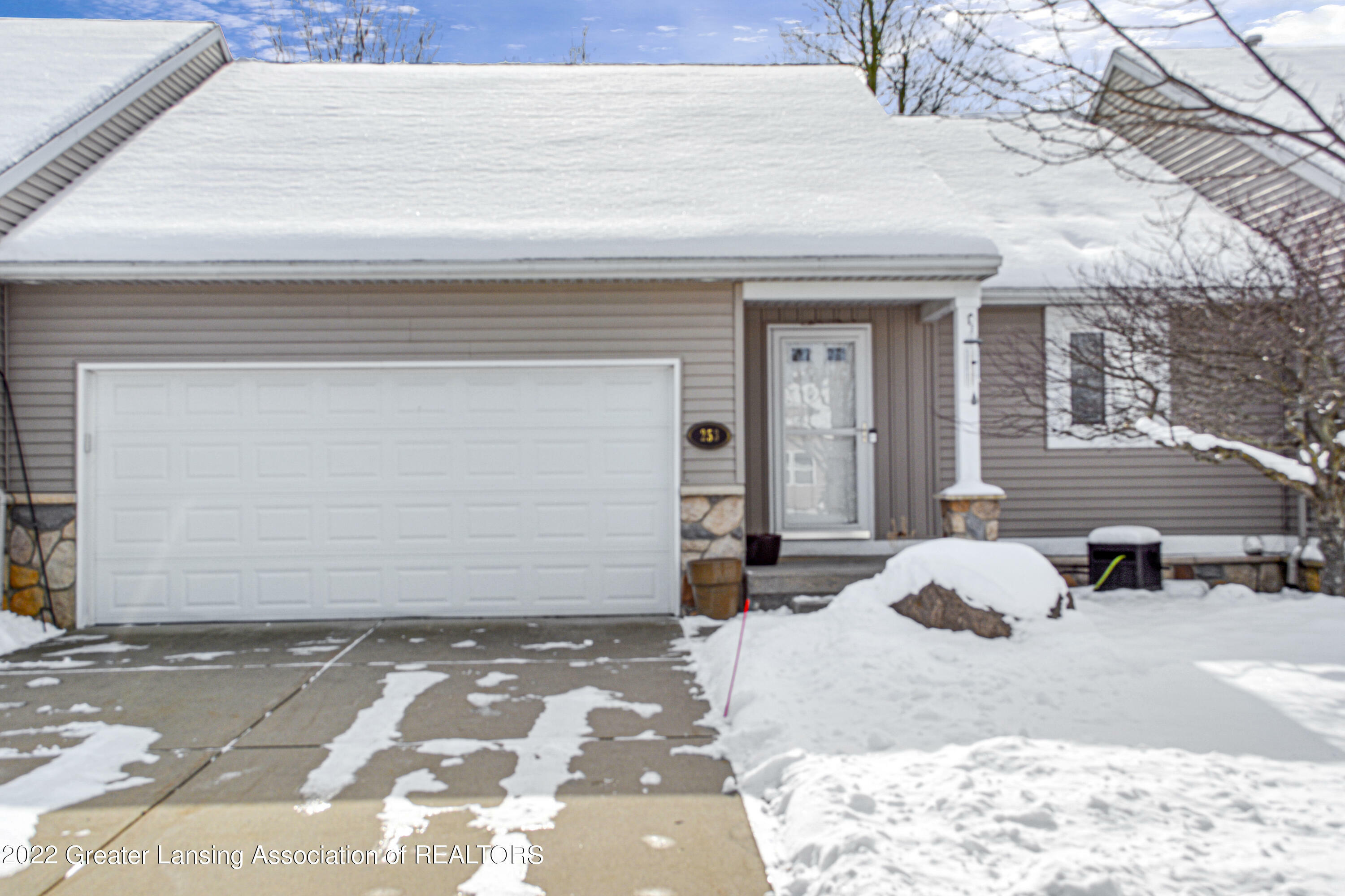 Property Photo:  253 Barrington Circle  MI 48917 